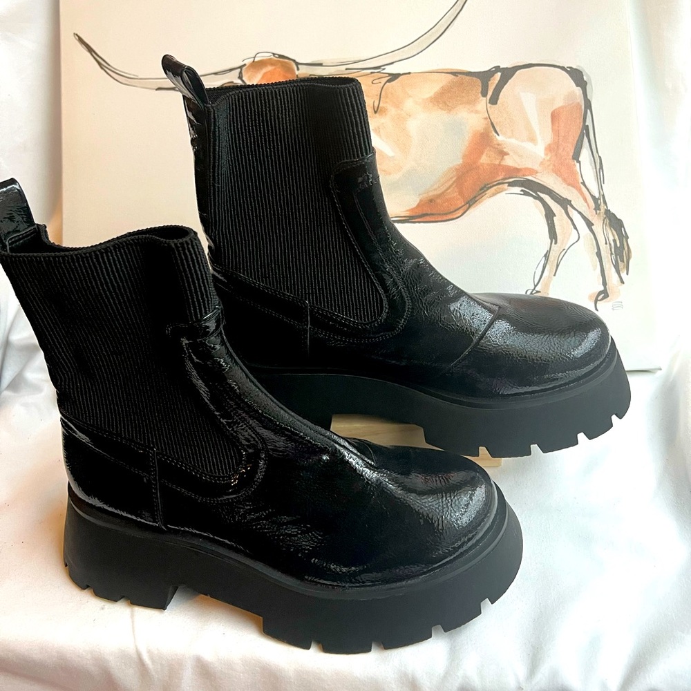 New! Circus by Sam Edelman Womens Leslie Patent Pull On Chelsea Boots Size 6.5